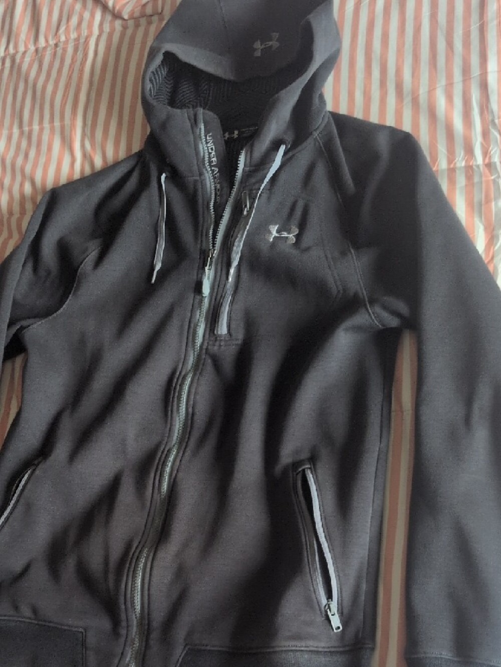 Under Armour Black Full-Zip Hooded Performance Jacket - Picture 2 of 9